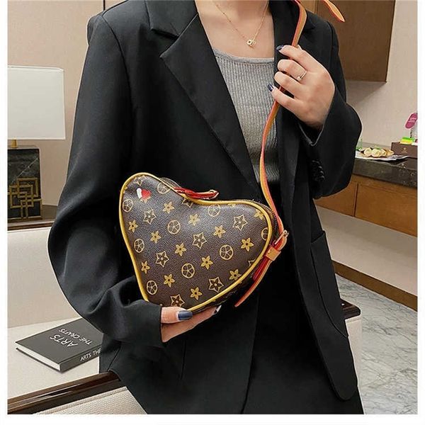 pu leather heart shape purses women girls crossbody shoulder bag cute peach backpack clutch handbag mother's valentine's girlfrien, Black
pu leather heart shape purses women girls crossbody shoulder bag cute peach backpack clutch handbag mother's valentine's girlfrien, Black