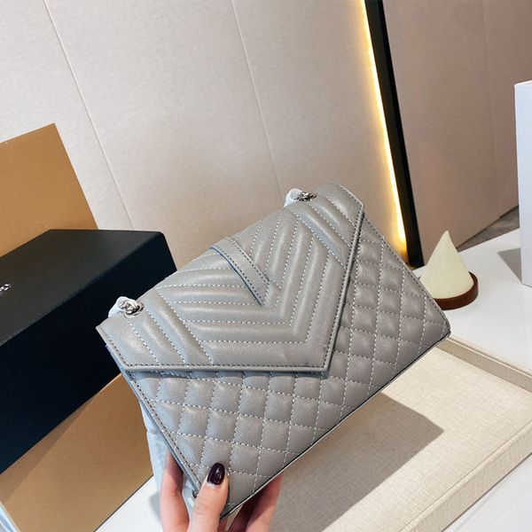 2022 new classic women's vintage silver chain flap envelope bags leather large capacity 25cm designer handbag grey large luxury fashion
2022 new classic women's vintage silver chain flap envelope bags leather large capacity 25cm designer handbag grey large luxury fashion