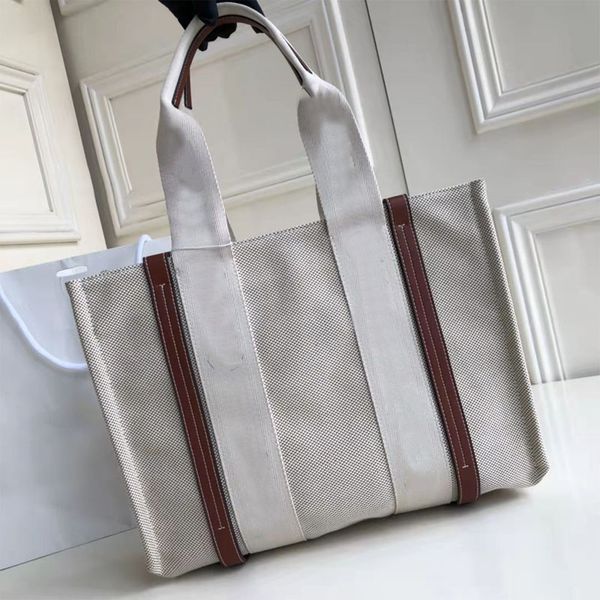 2022 luxurys designer totes womens bag canvas embroidery shopping bags plain canva letter open soft bucket solid large capacity single tote, Red;black
2022 luxurys designer totes womens bag canvas embroidery shopping bags plain canva letter open soft bucket solid large capacity single tote, Red;black