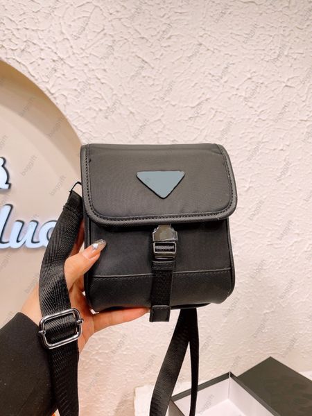 black re-nylon mens cross body shoulder bag leather base adjustable woven shoulders strap flap pocket nylon purse luxury designers man messe
black re-nylon mens cross body shoulder bag leather base adjustable woven shoulders strap flap pocket nylon purse luxury designers man messe