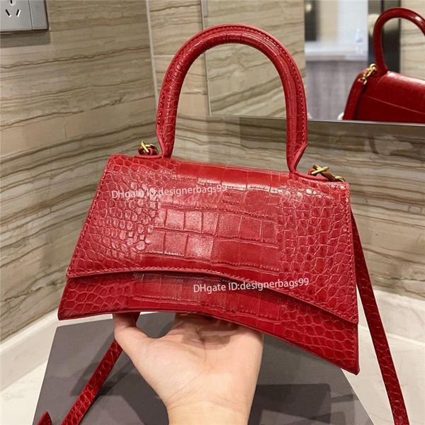 luxury ladies new one shoulder hourglass bag leather crocodile pattern fashion designer handbag genuine ladies letter mess
luxury ladies new one shoulder hourglass bag leather crocodile pattern fashion designer handbag genuine ladies letter mess