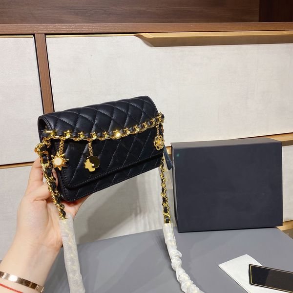 chain shoulder bag wallet crossbody girls purses new luxury designers drawstring fashion vintage crossbody lady handbags wallets women hand, Red;black
chain shoulder bag wallet crossbody girls purses new luxury designers drawstring fashion vintage crossbody lady handbags wallets women hand, Red;black