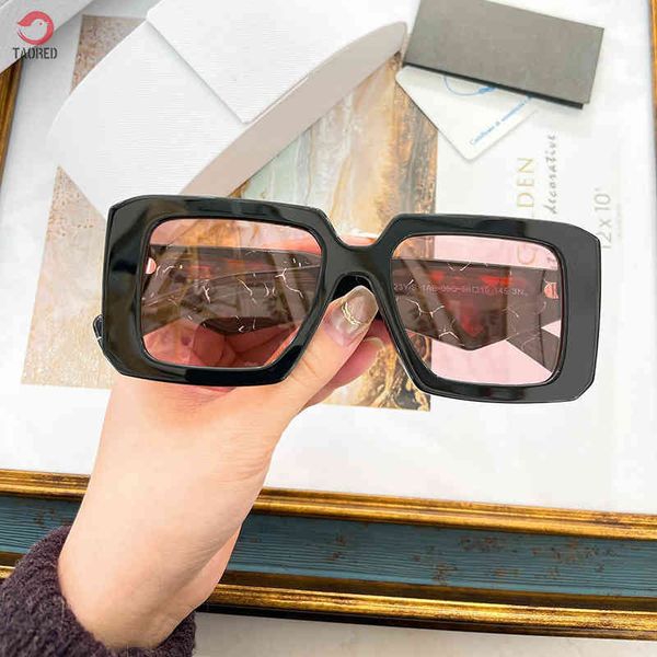 2022 luxury women's glass elegant square frame eyewear digner trendy fashion vintage female glass brand eyeglasses sun glasses for men, White;black
2022 luxury women's glass elegant square frame eyewear digner trendy fashion vintage female glass brand eyeglasses sun glasses for men, White;black