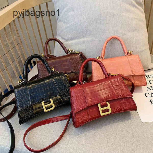 brand 2022ss designer balenciga handbag fashion hourglasss bag women's 2022 spring and summer crocodile texture mess 0mcv r27t
brand 2022ss designer balenciga handbag fashion hourglasss bag women's 2022 spring and summer crocodile texture mess 0mcv r27t