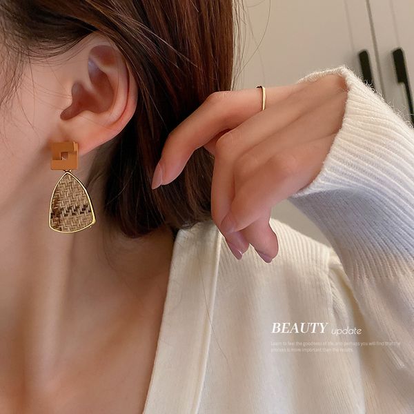 925 silver needle knitted fabric triangle earrings womens niche temperament eardrops autumn winter retro new earrings wholesale, Golden
925 silver needle knitted fabric triangle earrings womens niche temperament eardrops autumn winter retro new earrings wholesale, Golden