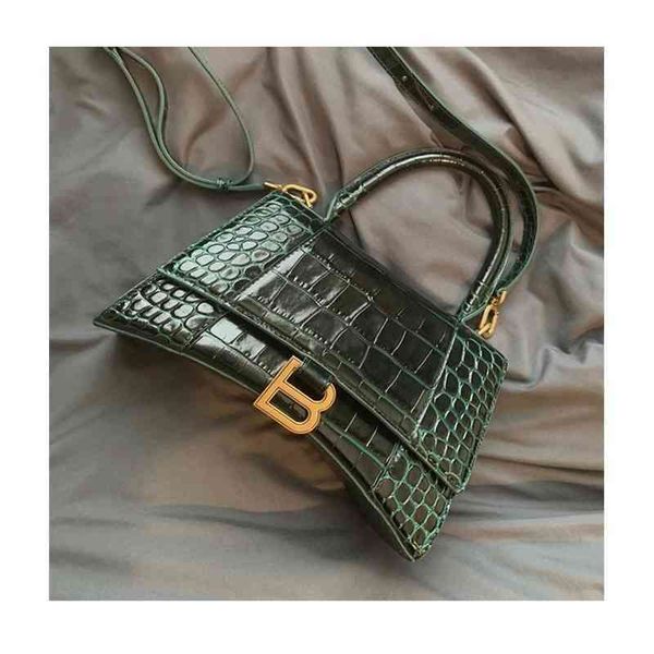 handbags designer balencaigass french paris 2022 minority high sense super fire small single family portale leather female messenger uik3
handbags designer balencaigass french paris 2022 minority high sense super fire small single family portale leather female messenger uik3