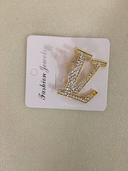 2021 sale letter design brooch sparkling crystal rhinestone pin ladies girl western accessories fast delivery, Gray
2021 sale letter design brooch sparkling crystal rhinestone pin ladies girl western accessories fast delivery, Gray