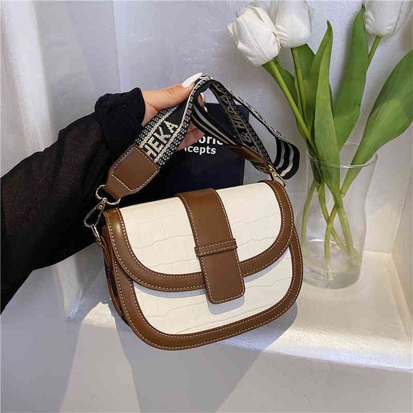 2022 factory wholesale new bag korean version single diagonal span texture stone pattern contrast color wide shoulder strap saddle bag women
2022 factory wholesale new bag korean version single diagonal span texture stone pattern contrast color wide shoulder strap saddle bag women