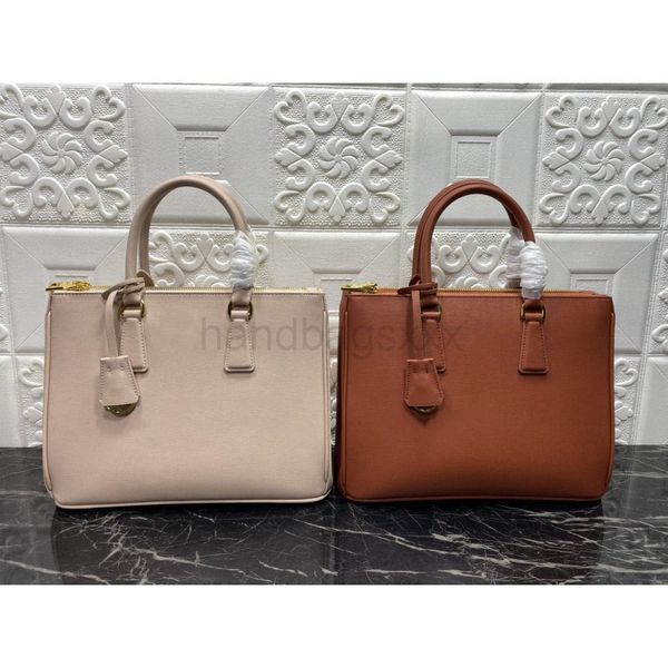 designer bags handbag luxury red killer bag ladies fashion one-shoulder messenger bags designer classic brand casual s lady gift designerbag
designer bags handbag luxury red killer bag ladies fashion one-shoulder messenger bags designer classic brand casual s lady gift designerbag