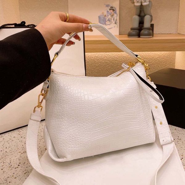 2022 spring/summer new bag postman charter car sewing chain lock small bags single shoulder diagonal shoulder portable clamshell organ bag f
2022 spring/summer new bag postman charter car sewing chain lock small bags single shoulder diagonal shoulder portable clamshell organ bag f