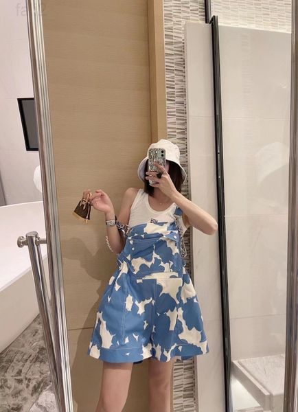 women's jumpsuits & rompers designer 2022 summer new detachable silicone double shoulder belt, minority design, age reduction, blue and, Black;white
women's jumpsuits & rompers designer 2022 summer new detachable silicone double shoulder belt, minority design, age reduction, blue and, Black;white