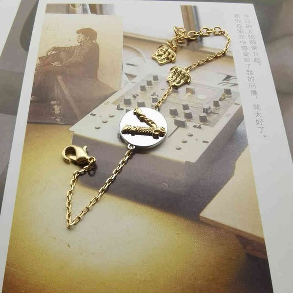 new fashion trend jewelry luxury quality designer wholesale fan jiamei v letter color blocking women's earrings set, Silver
new fashion trend jewelry luxury quality designer wholesale fan jiamei v letter color blocking women's earrings set, Silver
