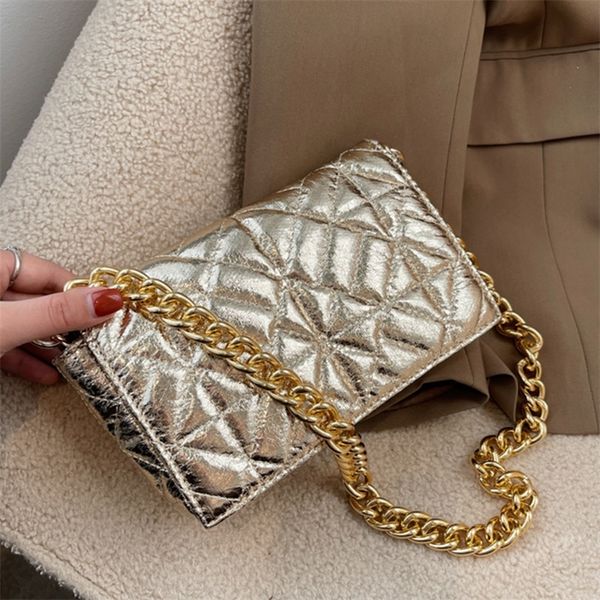 luxury metal chain design flap shoulder bag for woman gold silver leather women handbag fashion clutch 220620
luxury metal chain design flap shoulder bag for woman gold silver leather women handbag fashion clutch 220620