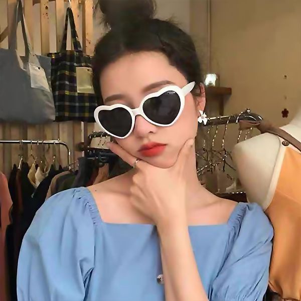 peach heart sunglasses love european and american trend frameless conjoined color glasses 220705, Blue
peach heart sunglasses love european and american trend frameless conjoined color glasses 220705, Blue