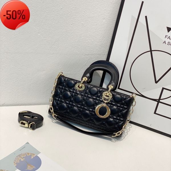the factory directly summer new diana dign hand small fragrance underarm women's bag
the factory directly summer new diana dign hand small fragrance underarm women's bag