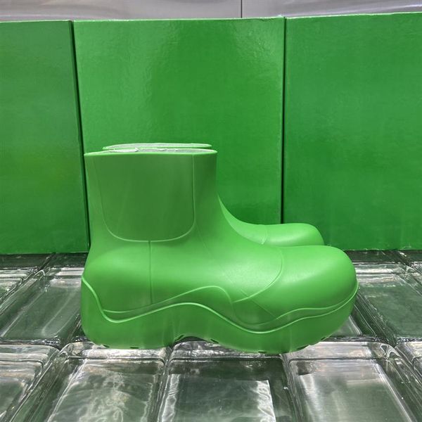 2021 designer luxury puddle boots rainboots women candy colors rubber rain waterproof shoe platform pvc bootis with green box260r, Black
2021 designer luxury puddle boots rainboots women candy colors rubber rain waterproof shoe platform pvc bootis with green box260r, Black
