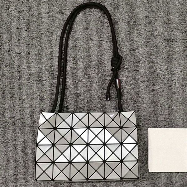 lucent crossbody bag lingge matte six grids designer small handbag rope shoulder strap women shoulder bags purses i9a1#
lucent crossbody bag lingge matte six grids designer small handbag rope shoulder strap women shoulder bags purses i9a1#