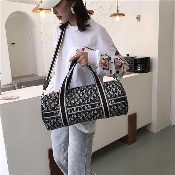 20% off 2022 new trendy handbags luggage large leisure travel business hand crossbody
20% off 2022 new trendy handbags luggage large leisure travel business hand crossbody