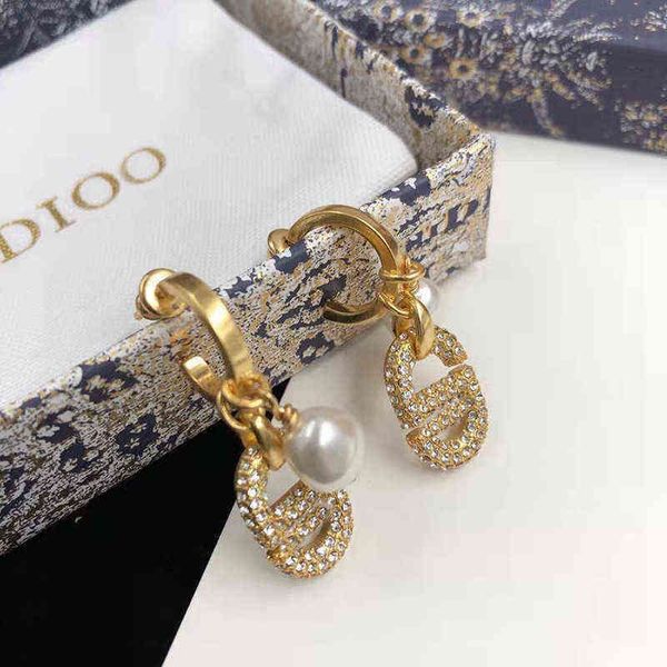 factory outlet brass full diamond pendant earrings versatile ins cold wind pig nose letter pearl earrings, Golden
factory outlet brass full diamond pendant earrings versatile ins cold wind pig nose letter pearl earrings, Golden