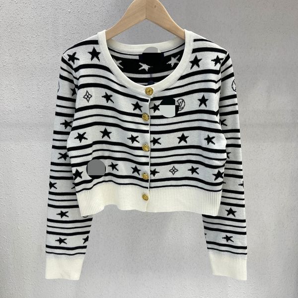 67 2022 runway summer brand same style t shirt blue crew neck slong sleeve cardigan women's sweaters meiyi, White;black
67 2022 runway summer brand same style t shirt blue crew neck slong sleeve cardigan women's sweaters meiyi, White;black
