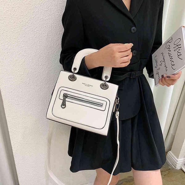 fashion winter trend new one shoulder women's korean version hand positioning zipper diana bag luxury designer
fashion winter trend new one shoulder women's korean version hand positioning zipper diana bag luxury designer