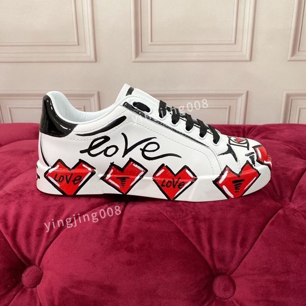 fashion shoe designer women leather lace up sneakers color matching white black flat sole womens classic luxury casual shoes size35-45
fashion shoe designer women leather lace up sneakers color matching white black flat sole womens classic luxury casual shoes size35-45