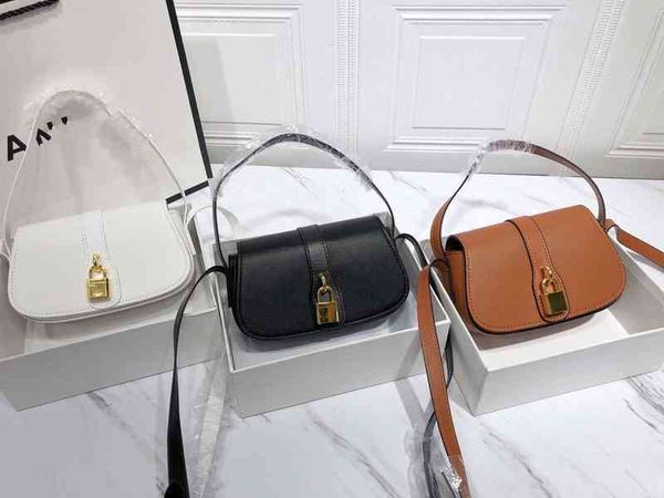 c new saddle shoulder underarm portable 2022 luxury brand fashion design versatile ladies bags
c new saddle shoulder underarm portable 2022 luxury brand fashion design versatile ladies bags