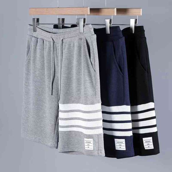 men's shorts summer thin trendy four bar striped waffle knitted five point guards pants sports leisure beach, White;black
men's shorts summer thin trendy four bar striped waffle knitted five point guards pants sports leisure beach, White;black