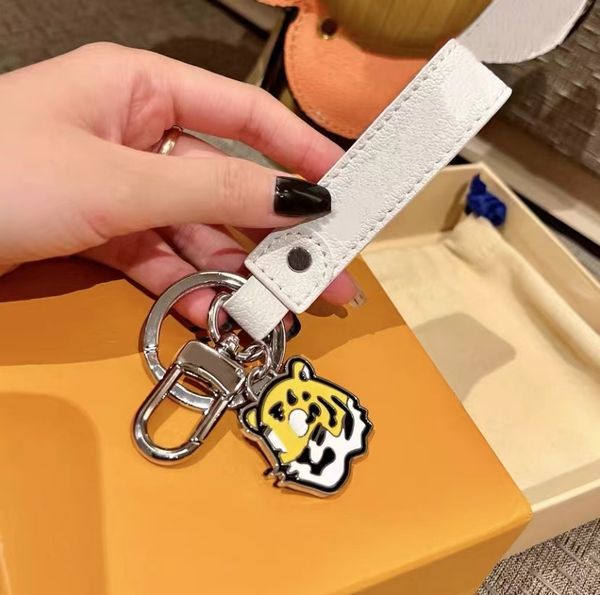 keychain designer key chain mens luxury car keyring womens buckle keychains handmade leather men women bags pendant accessories, Silver
keychain designer key chain mens luxury car keyring womens buckle keychains handmade leather men women bags pendant accessories, Silver