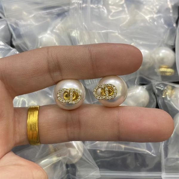 full diamond letters pearl earrings women's advanced sense simple earrings, Golden
full diamond letters pearl earrings women's advanced sense simple earrings, Golden