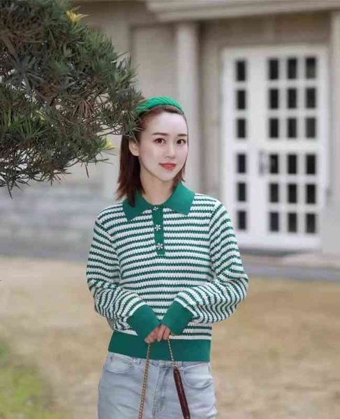 women's sweaters spring temperament lady style polo collar flower button stripe bubble sleeve knitted to, White;black
women's sweaters spring temperament lady style polo collar flower button stripe bubble sleeve knitted to, White;black