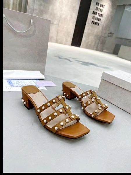 new2022 elegant bridal wedding dress shoes sacora lady sandals pearls leather luxury brands high heels women walking with box,eu35-42, Black
new2022 elegant bridal wedding dress shoes sacora lady sandals pearls leather luxury brands high heels women walking with box,eu35-42, Black