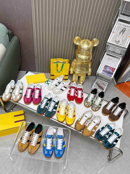 fashion mens womens designer running shoes monograms stripe low flat sneakers red green blue yellow pink sports trainers
fashion mens womens designer running shoes monograms stripe low flat sneakers red green blue yellow pink sports trainers