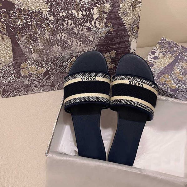 paris womens slippers summer embroidery sandal floral brocade fashion flip flops striped beach genuine leather dazzle flowers slipper158, Black
paris womens slippers summer embroidery sandal floral brocade fashion flip flops striped beach genuine leather dazzle flowers slipper158, Black