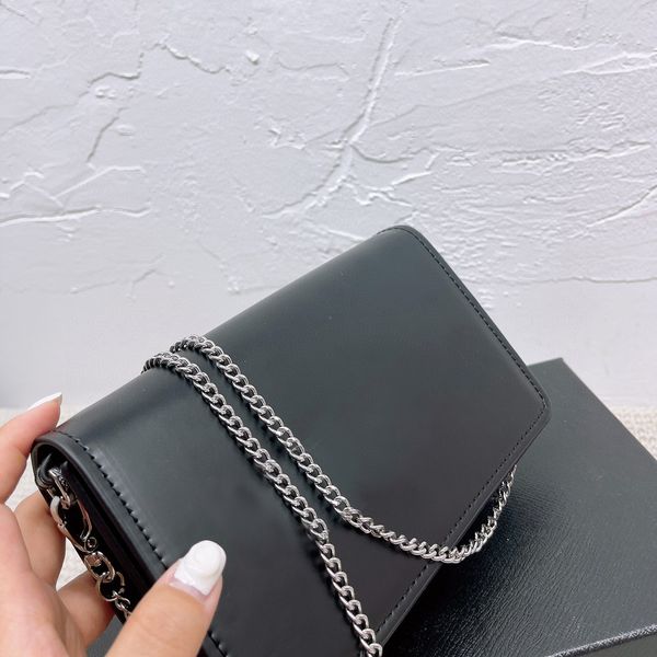 shoulder bag womens cross body luxurys fashion designers handbag women luxury designer shoulder bags lady chains handbags messenger bagss cr
shoulder bag womens cross body luxurys fashion designers handbag women luxury designer shoulder bags lady chains handbags messenger bagss cr