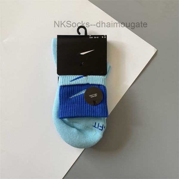 classic fashion men socks hook brand color stitched men's women's long tube sports training sock street couple middle tubes luxury, Black
classic fashion men socks hook brand color stitched men's women's long tube sports training sock street couple middle tubes luxury, Black