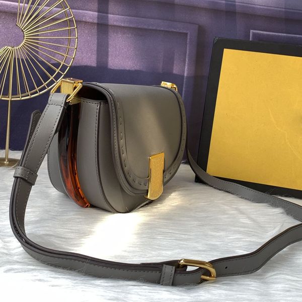 fashion luxury women bag fresh handbags famous women's tote messenger shopping wallet purses miss half round shoulder bags size 21cm br
fashion luxury women bag fresh handbags famous women's tote messenger shopping wallet purses miss half round shoulder bags size 21cm br