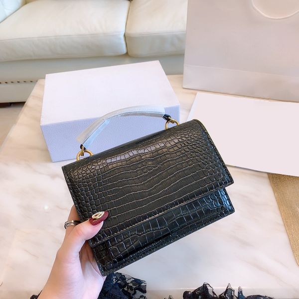 lady fashion wallet crocodile plain handbag everyday casual luxurys designer catch women's interior slots pockets cross body purse, Red;black
lady fashion wallet crocodile plain handbag everyday casual luxurys designer catch women's interior slots pockets cross body purse, Red;black