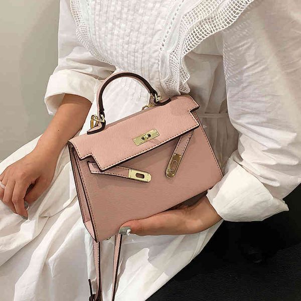 explosive fashion bags heme 2022 large fashionable second generation women's bag temperament single shoulder diagonal span cowhide
explosive fashion bags heme 2022 large fashionable second generation women's bag temperament single shoulder diagonal span cowhide