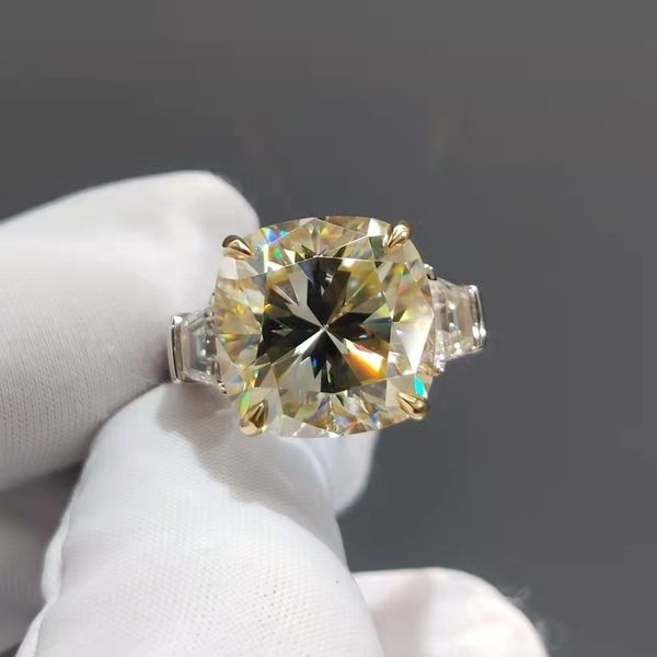 100% 18k white gold original 7 caat diamond test past brilliant cut vvs1 yellow square cushion moissanites four claws ring, Golden;silver
100% 18k white gold original 7 caat diamond test past brilliant cut vvs1 yellow square cushion moissanites four claws ring, Golden;silver
