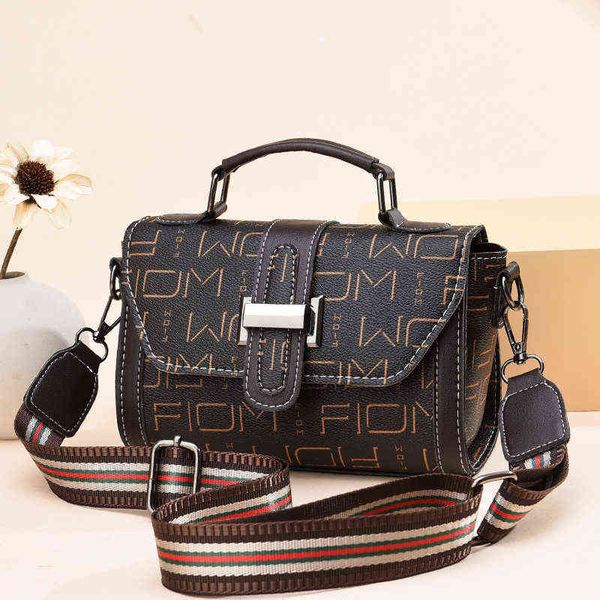 women's 2022 summer new one portable msenger bag fashion wide shoulder strap small 2022 factory online export fashion trendy brand ladi
women's 2022 summer new one portable msenger bag fashion wide shoulder strap small 2022 factory online export fashion trendy brand ladi