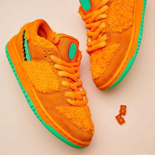 bear skateboard shoes orange green low series recreational sports outdoor running box, Black
bear skateboard shoes orange green low series recreational sports outdoor running box, Black