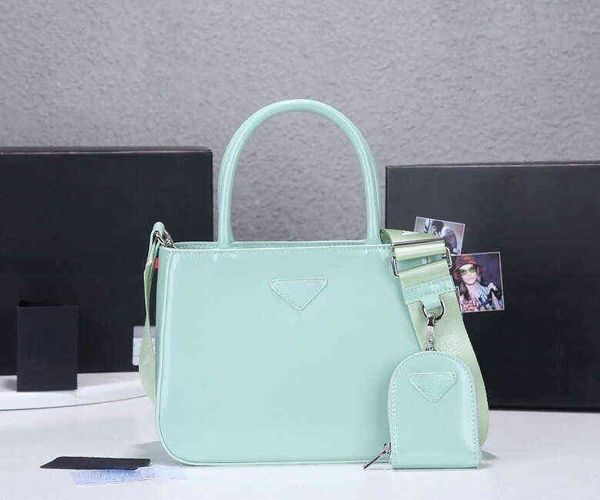 women luxurys designers crossbody bags tote shopping handbag leather pure color shoulder simple atmosphere and large capacity messenger purs 
women luxurys designers crossbody bags tote shopping handbag leather pure color shoulder simple atmosphere and large capacity messenger purs
