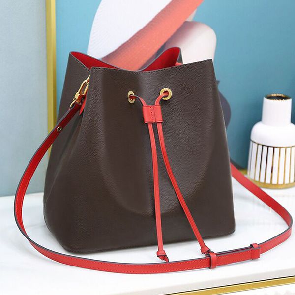 luxury designers bucket shoulder bags genuine leather letter embossing designer handbags women tote bag large capacity crossbody bag womens
luxury designers bucket shoulder bags genuine leather letter embossing designer handbags women tote bag large capacity crossbody bag womens