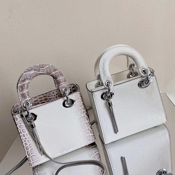 designer bags 2022 new women's fashion spring and summer crocodile pattern white mini tassel chain portable one shoulder messenger
designer bags 2022 new women's fashion spring and summer crocodile pattern white mini tassel chain portable one shoulder messenger