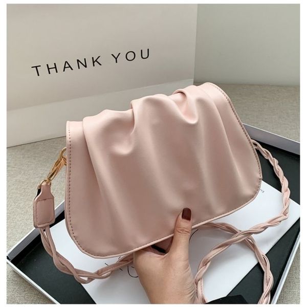 shoulder bag 2022 new fashion all-match popular folded messenger cloud bag, Black;red
shoulder bag 2022 new fashion all-match popular folded messenger cloud bag, Black;red