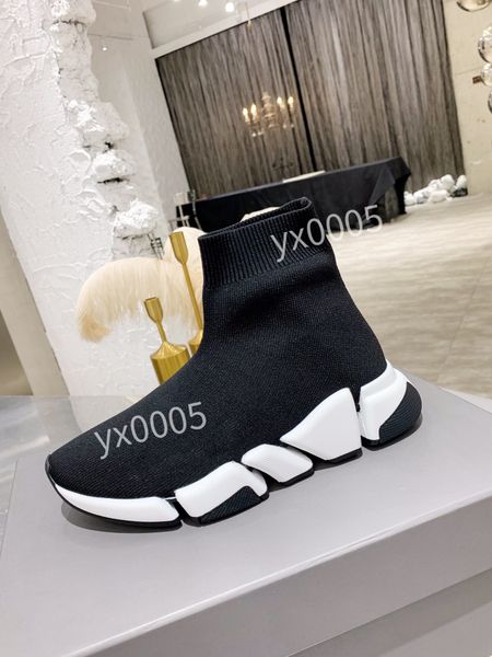 designer casual shoes platform black men woman trainer runner sneaker sock shoe master embossed lady womens speeds booties paris ly220116
designer casual shoes platform black men woman trainer runner sneaker sock shoe master embossed lady womens speeds booties paris ly220116