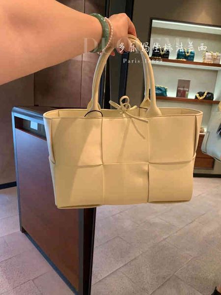 correct bag venetas bottegas arco woven tote large tote shopping one shoulder genuine portable women's
correct bag venetas bottegas arco woven tote large tote shopping one shoulder genuine portable women's