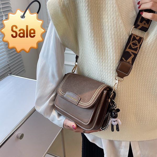 this year's popular women's new shoulder small fashion casual all-match ladies bag
this year's popular women's new shoulder small fashion casual all-match ladies bag