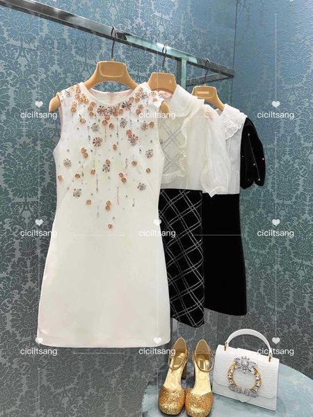 casual dresses designer spring and summer 2022 new family fuguihua handmade flowers crystal beads decorated sleeveless vest dress f5bd, Black;gray
casual dresses designer spring and summer 2022 new family fuguihua handmade flowers crystal beads decorated sleeveless vest dress f5bd, Black;gray